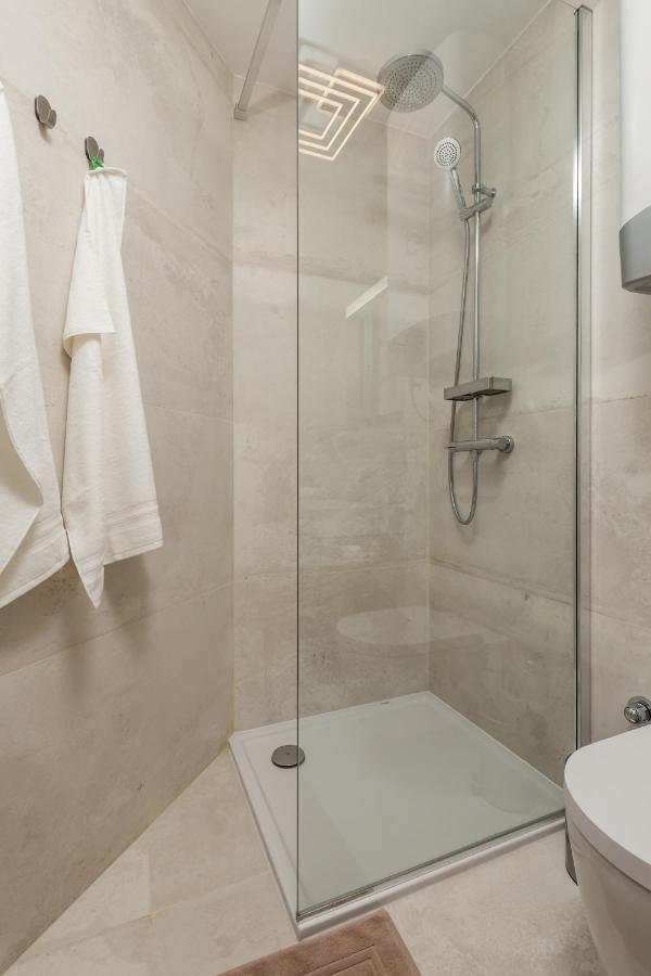 Luxury City Center Apartment -50M To The Sea オパティヤ エクステリア 写真
